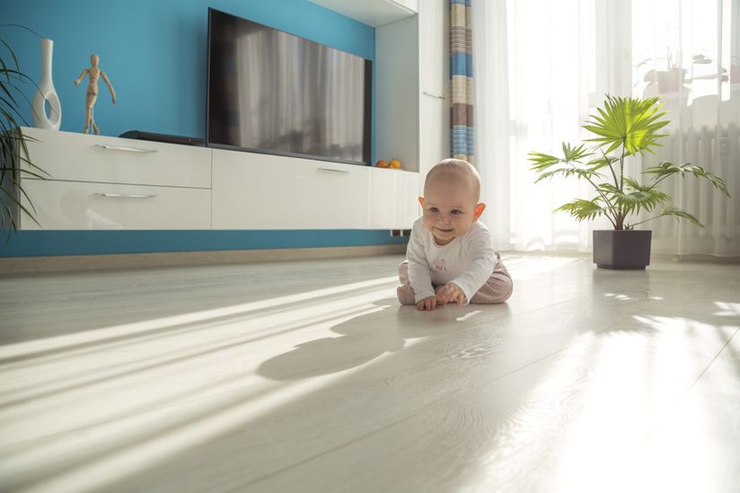 Wir reinigen für Sie hygienisch sauber, sodass auch Ihre Kinder auf dem Boden beruhigt spielen können. Ihr Team von RAUMPFLEGE plus in Emsdetten.